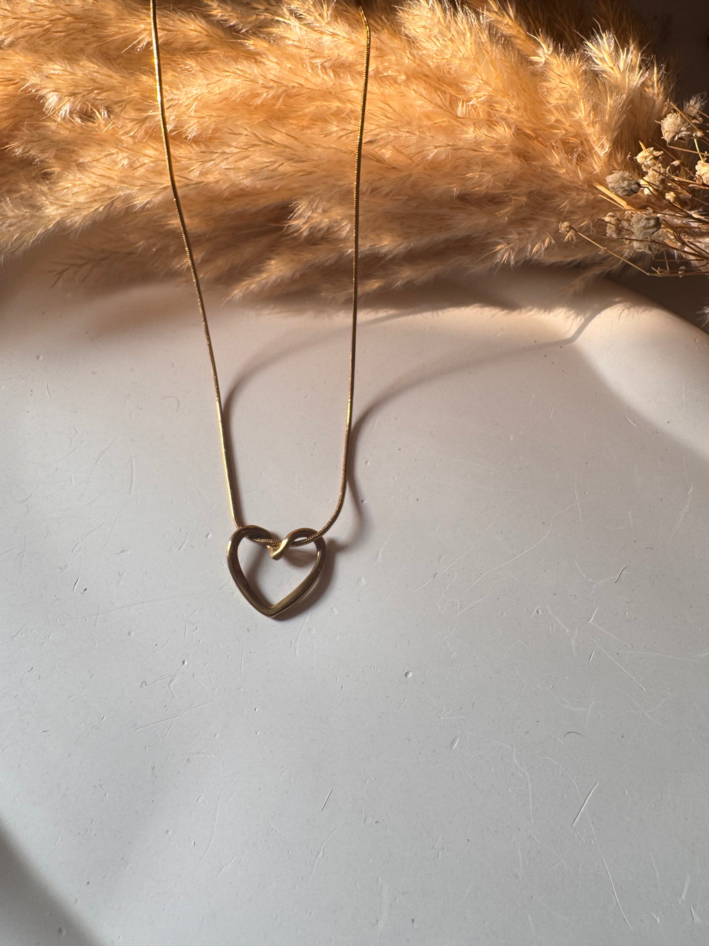 Heart Knot Necklace – Gold Anti-Tarnish Love Pendant