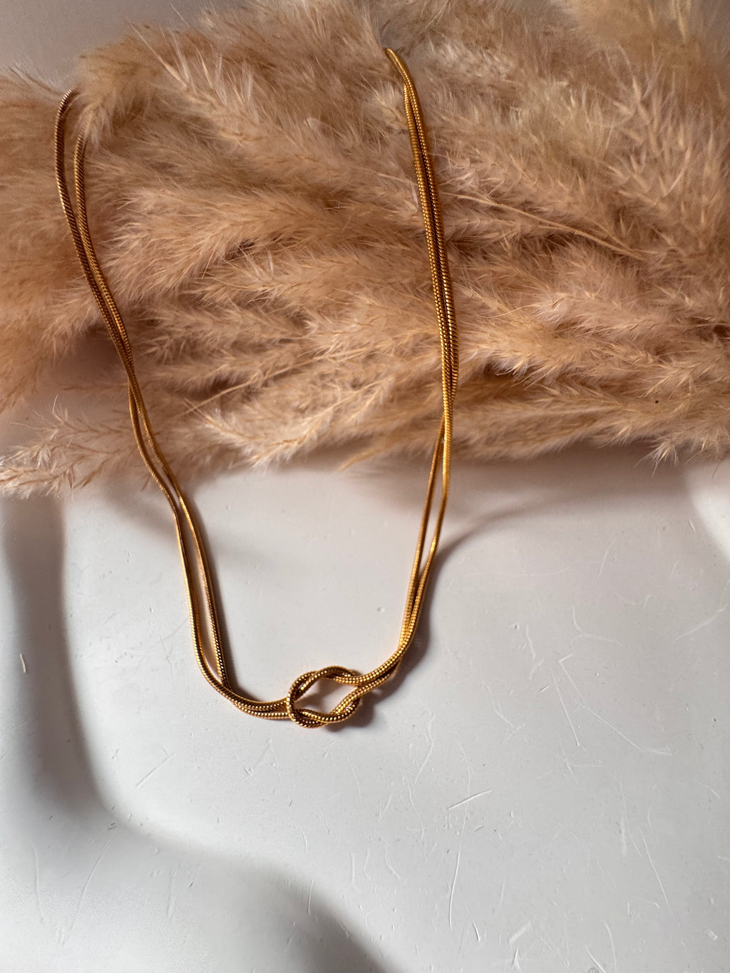 Minimalist Gold Knot Choker – Anti-Tarnish, Daily Wear Necklace
