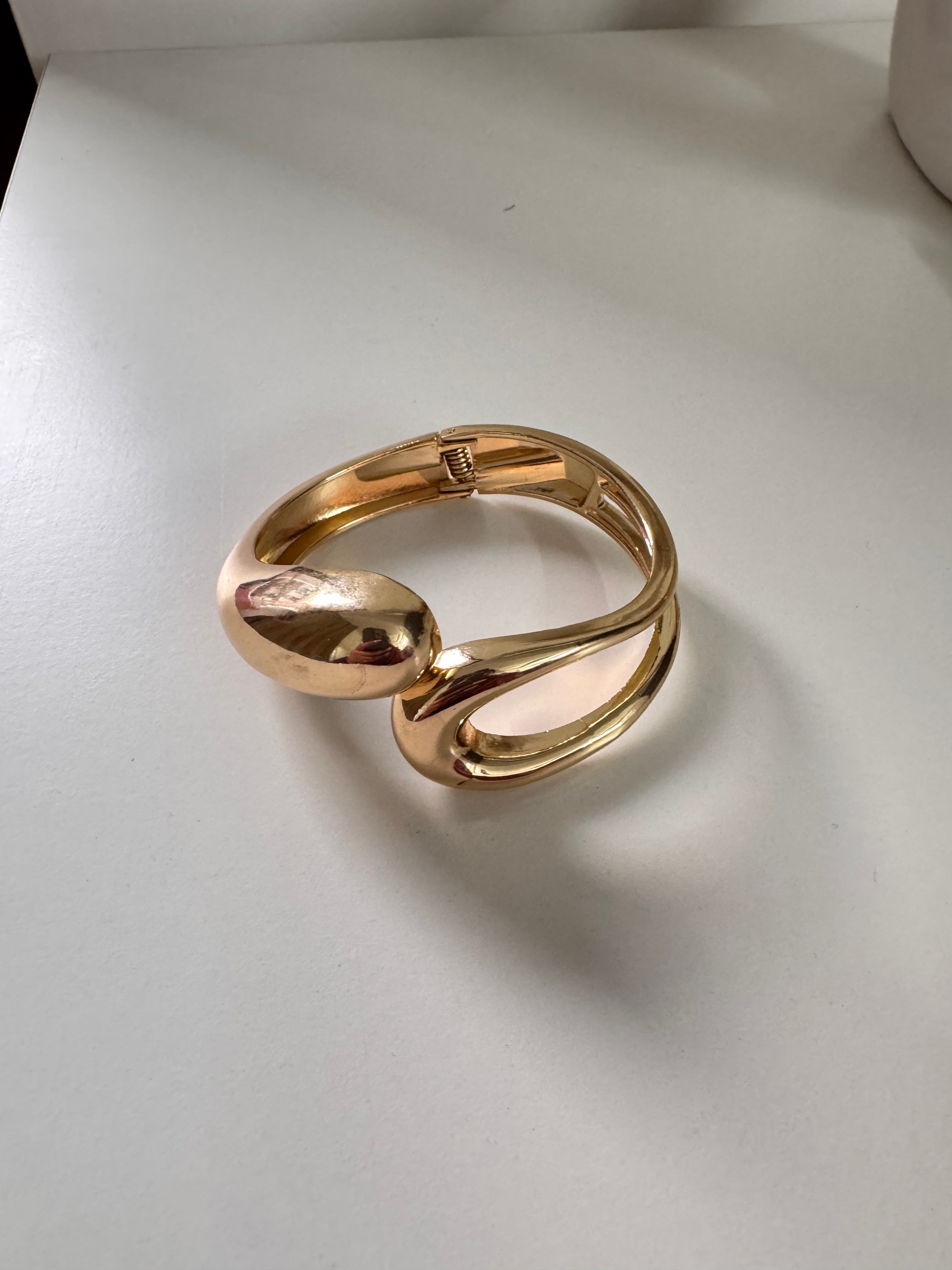 Twist Sculpt Gold Cuff