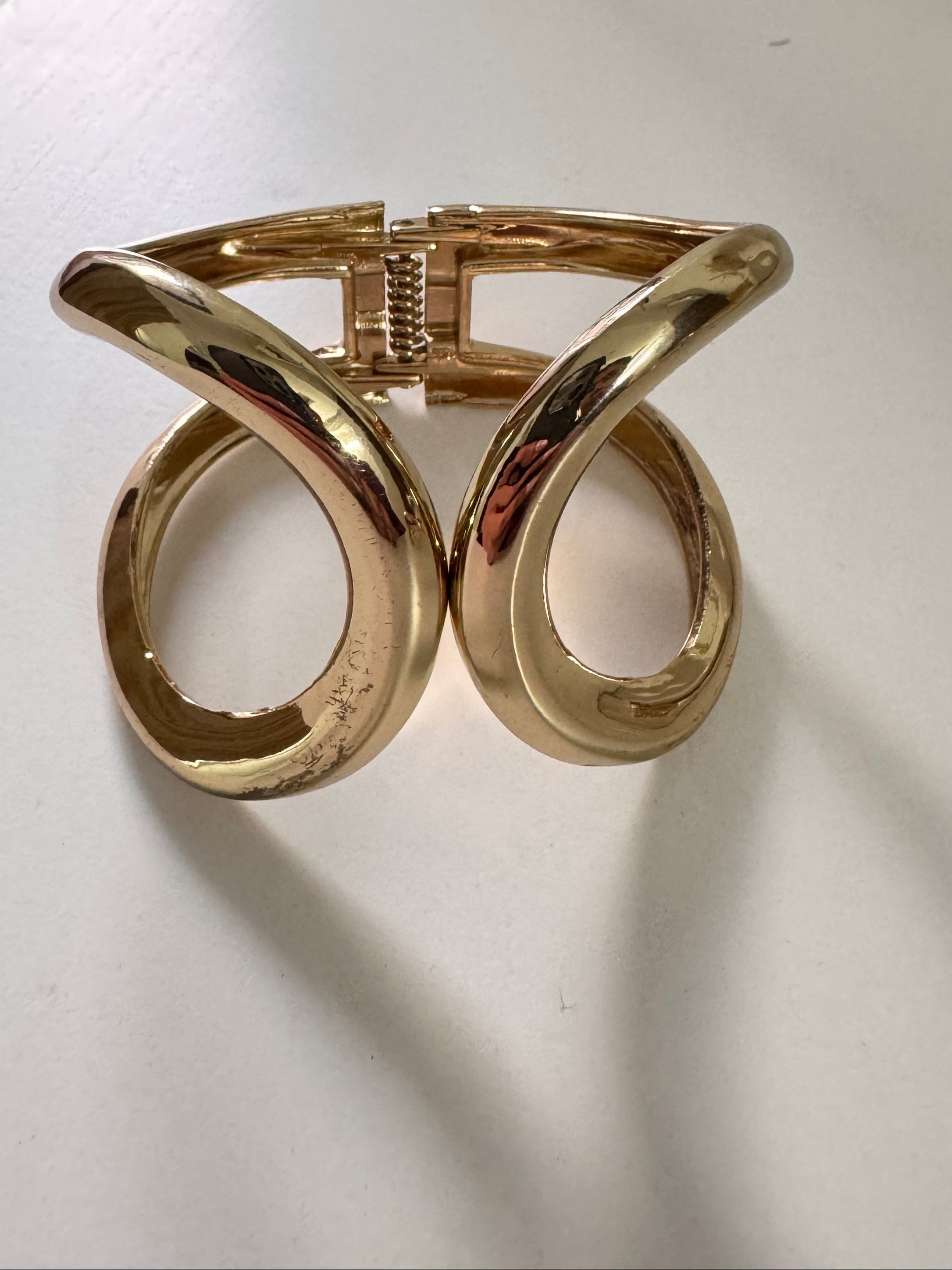 Sculpted Loops Gold Cuff