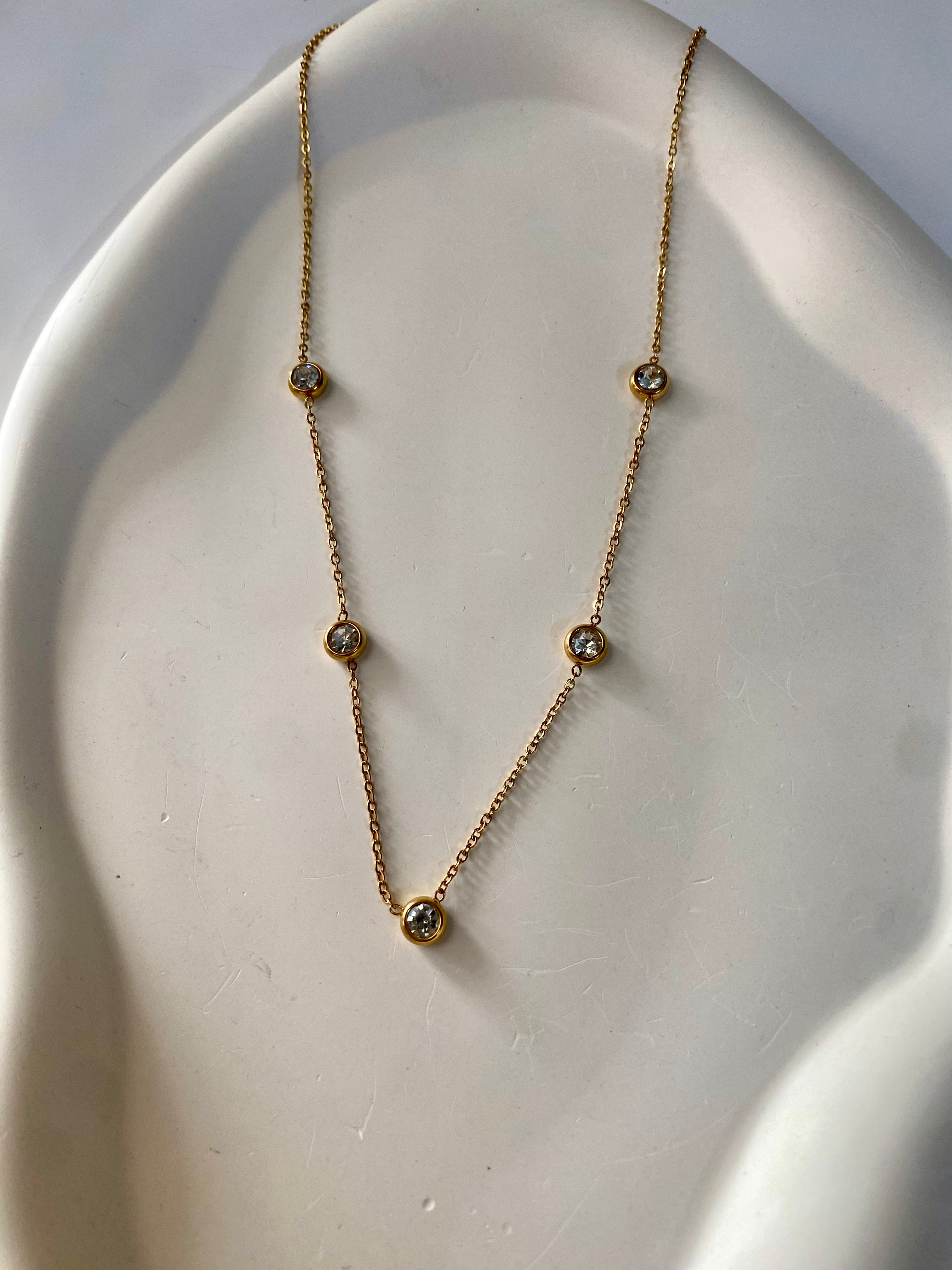Minimal Solitaire Station Necklace