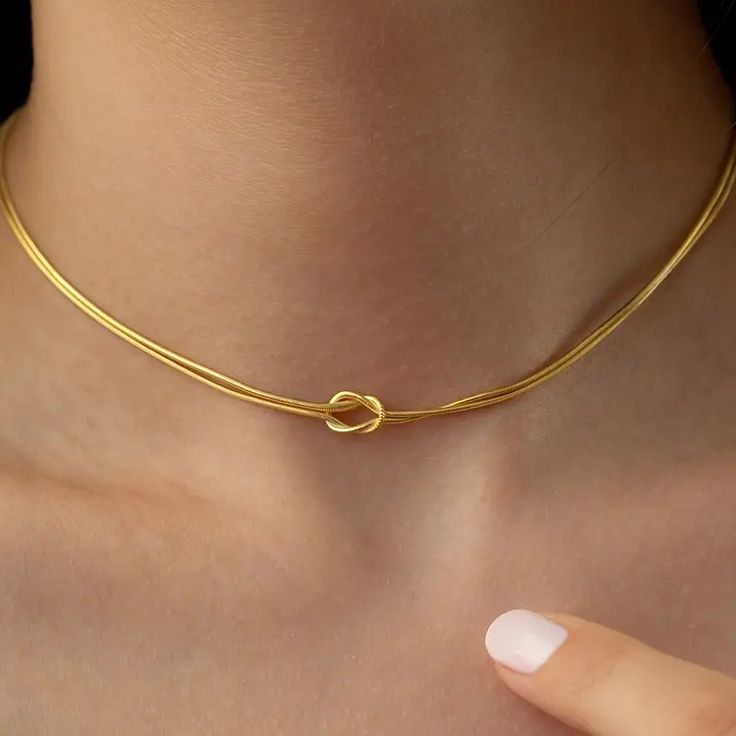 Minimalist Gold Knot Choker – Anti-Tarnish, Daily Wear Necklace