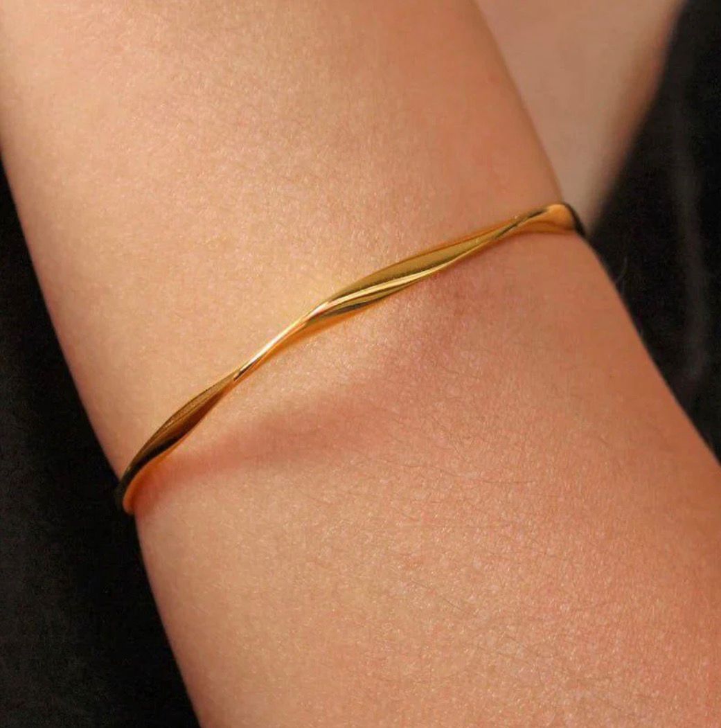 Twisted Gold Bangle