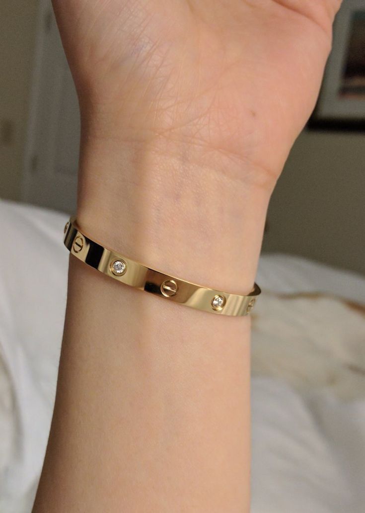 Luxe Screw Bangle – Gold Minimal Statement Bracelet