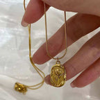 Vintage Rose Medallion Necklace – Gold Floral Pendant