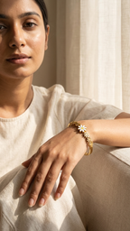 Daisy Bloom Baby Bracelet