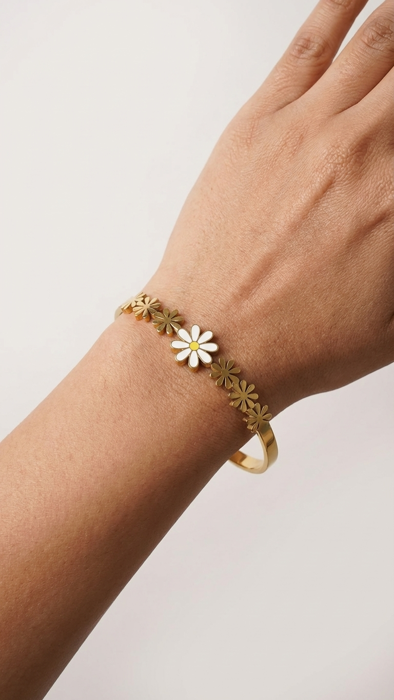 Daisy Bloom Baby Bracelet – Gold Anti-Tarnish Floral Bracelet
