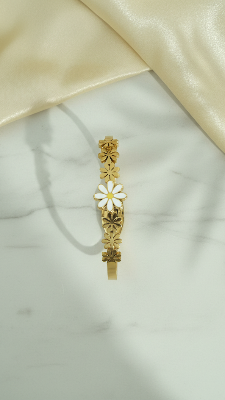Daisy Bloom Baby Bracelet – Gold Anti-Tarnish Floral Bracelet